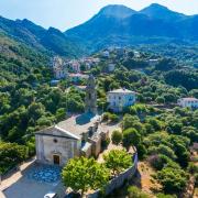 Le village troglodyte du Barry à Bollène